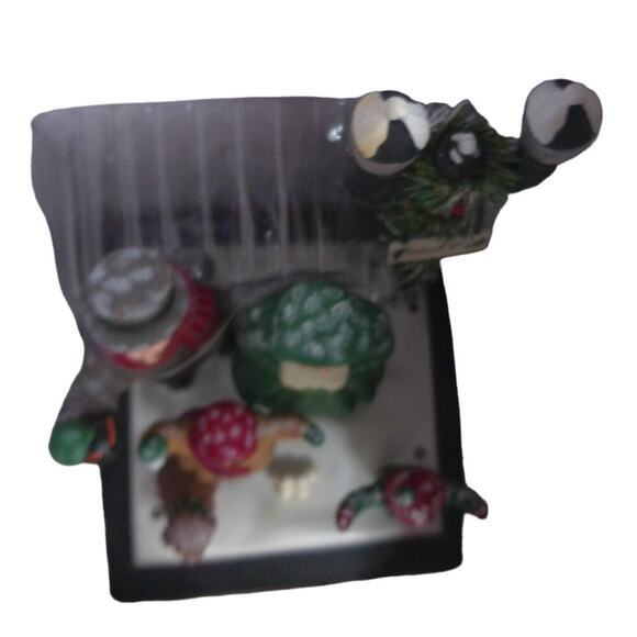 Vintage Holiday Creations Holiday Scene Musical Christmas Carolers New - Picture 6 of 7